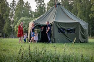 Puolijoukkueteltta ryhmälle